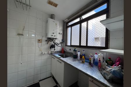Apartamento à venda com 323m², 4 quartos e 4 vagas Apartamento à venda com 323m², 4 quartos e 4 vagasÁrea de Serviço
