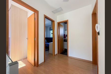 Casa à venda com 94m², 3 quartos e 2 vagasCorredor