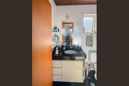 Casa à venda com 94m², 3 quartos e 2 vagasBanheiro da Suíte