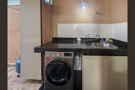 Casa à venda com 94m², 3 quartos e 2 vagasÁrea de Serviço