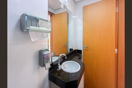 Casa à venda com 94m², 3 quartos e 2 vagasLavabo