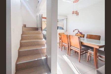 Sala de casa à venda com 3 quartos, 94m² em Vitoria, Belo Horizonte