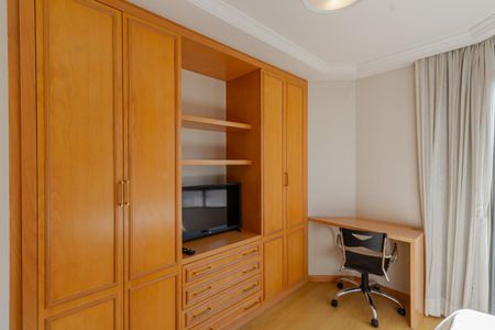 Quarto 1 de apartamento para alugar com 2 quartos, 56m² em Indianópolis, São Paulo