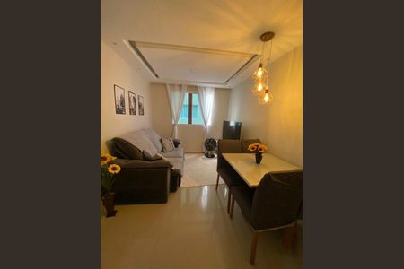 Sala de apartamento para alugar com 2 quartos, 40m² em Brás de Pina, Rio de Janeiro