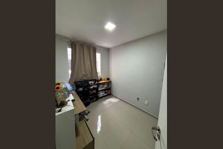 Sala de apartamento para alugar com 2 quartos, 40m² em Brás de Pina, Rio de Janeiro