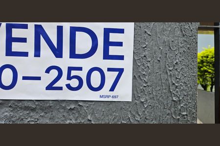 Apartamento para alugar com 46m², 2 quartos e 1 vagaPlaca instalada na fachada do condomínio - Código da placa: MSRP-697