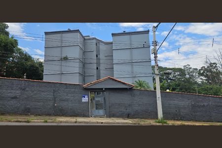 Apartamento para alugar com 46m², 2 quartos e 1 vagaPlaca instalada na fachada do condomínio - Código da placa: MSRP-697