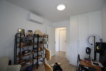 Apartamento à venda com 110m², 3 quartos e 2 vagasQuarto 2