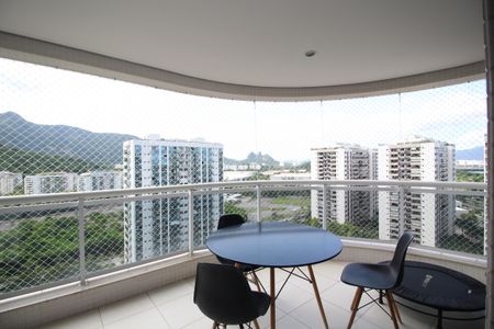 Apartamento à venda com 110m², 3 quartos e 2 vagasVaranda