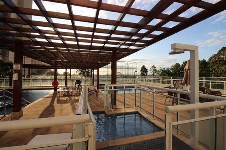 Apartamento para alugar com 60m², 2 quartos e 2 vagasÁrea comum - Piscina