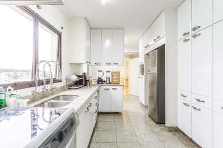Apartamento à venda com 172m², 4 quartos e 3 vagasCozinha