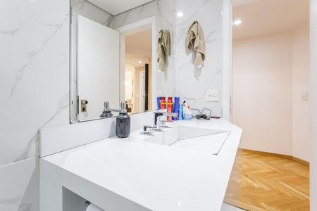 Apartamento à venda com 172m², 4 quartos e 3 vagasBanheiro Social