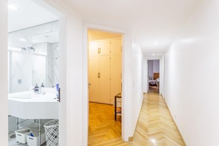 Corredor de apartamento à venda com 4 quartos, 172m² em Indianópolis, São Paulo