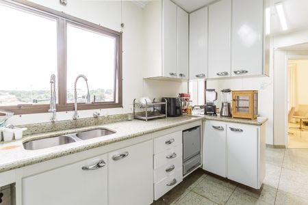 Apartamento à venda com 172m², 4 quartos e 3 vagasCozinha