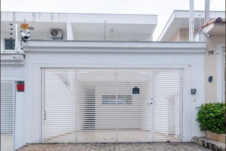 Casa à venda com 230m², 4 quartos e 4 vagasFoto 01