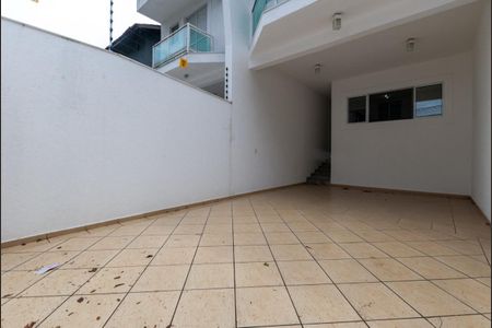 Casa à venda com 230m², 4 quartos e 4 vagasFoto 03