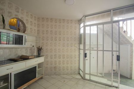 Casa para alugar com 200m², 2 quartos e 2 vagasCozinha