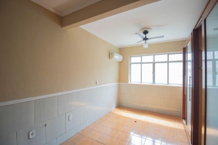 Casa para alugar com 200m², 2 quartos e 2 vagasQuarto 1