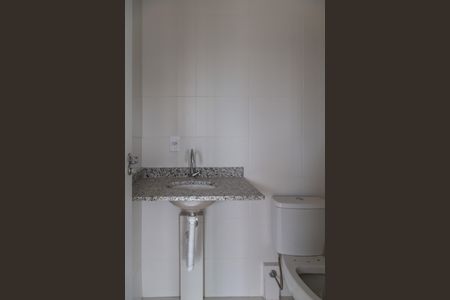 Banheiro de apartamento à venda com 2 quartos, 45m² em Vila Galvão, Guarulhos