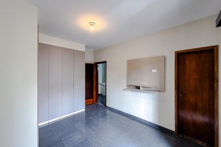 Casa à venda com 200m², 3 quartos e 2 vagas Casa à venda com 200m², 3 quartos e 2 vagasQuarto 2