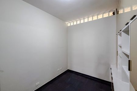 Casa à venda com 200m², 3 quartos e 2 vagas Casa à venda com 200m², 3 quartos e 2 vagasEscritório