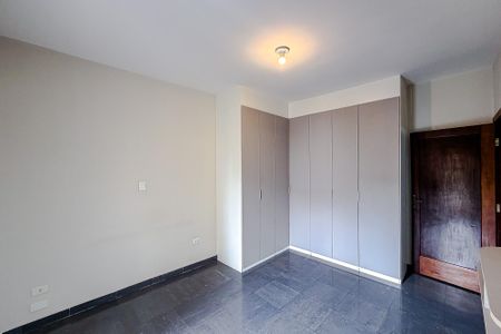 Casa à venda com 200m², 3 quartos e 2 vagas Casa à venda com 200m², 3 quartos e 2 vagasQuarto 2