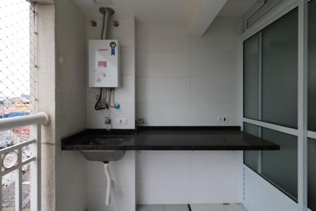 Apartamento para alugar com 55m², 2 quartos e 1 vagaÁrea de Serviço e Varanda