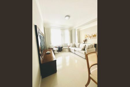 Apartamento à venda com 110m², 5 quartos e 1 vaga Apartamento à venda com 110m², 5 quartos e 1 vagaSala