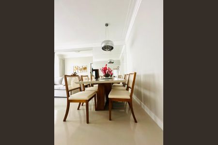 Apartamento à venda com 110m², 5 quartos e 1 vaga Apartamento à venda com 110m², 5 quartos e 1 vagaSala