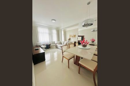 Apartamento à venda com 110m², 5 quartos e 1 vaga Apartamento à venda com 110m², 5 quartos e 1 vagaSala