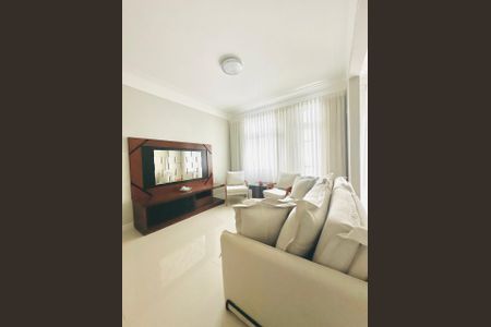 Apartamento à venda com 110m², 5 quartos e 1 vaga Apartamento à venda com 110m², 5 quartos e 1 vagaSala