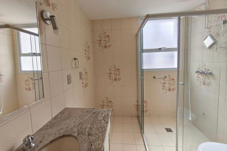 Banheiro Suíte de apartamento para alugar com 3 quartos, 130m² em Cambuí, Campinas
