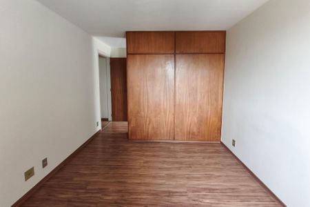 Apartamento para alugar com 130m², 3 quartos e 1 vaga Apartamento para alugar com 130m², 3 quartos e 1 vagaQuarto Suíte