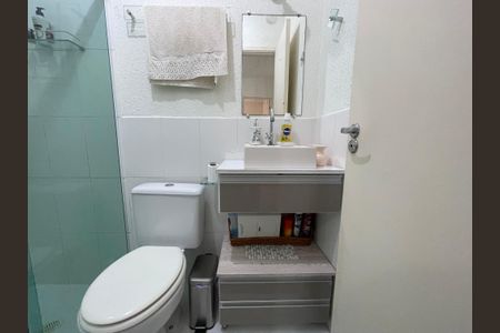 Casa de condomínio à venda com 170m², 3 quartos e 1 vaga Casa de condomínio à venda com 170m², 3 quartos e 1 vagaBanheiro 2