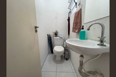 Casa de condomínio à venda com 170m², 3 quartos e 1 vaga Casa de condomínio à venda com 170m², 3 quartos e 1 vagaLavabo