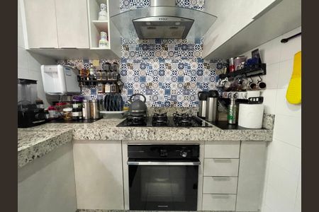 Casa de condomínio à venda com 170m², 3 quartos e 1 vaga Casa de condomínio à venda com 170m², 3 quartos e 1 vagaCozinha