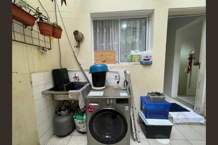 Casa de condomínio à venda com 170m², 3 quartos e 1 vaga Casa de condomínio à venda com 170m², 3 quartos e 1 vagaÁrea de Serviço