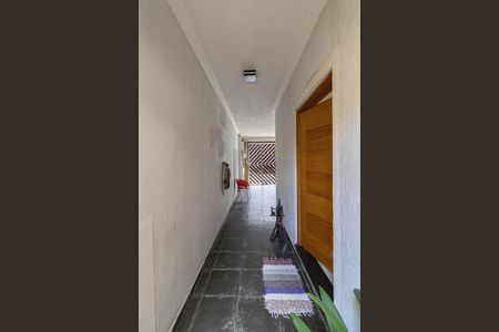 Casa à venda com 191m², 3 quartos e 2 vagasCorredor