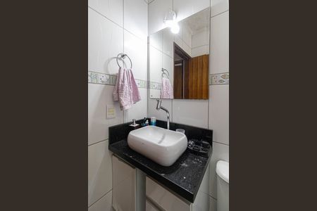 Casa à venda com 191m², 3 quartos e 2 vagasBanheiro