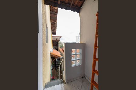 Casa à venda com 191m², 3 quartos e 2 vagasEscada