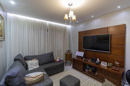 Casa à venda com 191m², 3 quartos e 2 vagasSala