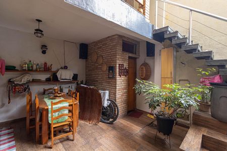 Casa à venda com 191m², 3 quartos e 2 vagasChurrasqueira