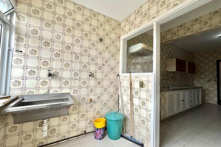 Apartamento à venda com 76m², 2 quartos e 1 vagaÁrea de Serviço