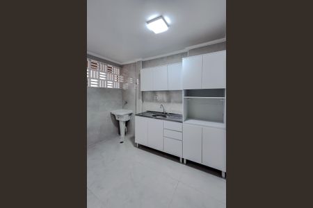 Cozinha e Área de Serviço de kitnet/studio para alugar com 1 quarto, 33m² em Liberdade, São Paulo