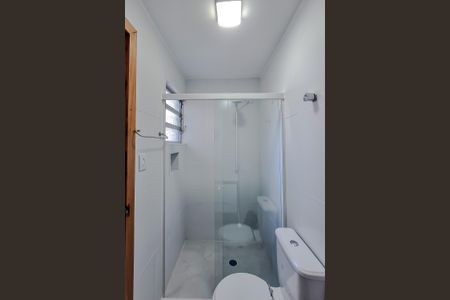 Banheiro de kitnet/studio para alugar com 1 quarto, 33m² em Liberdade, São Paulo