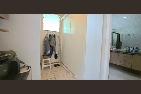 Casa à venda com 250m², 4 quartos e 8 vagas