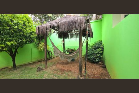 Casa à venda com 250m², 4 quartos e 8 vagas