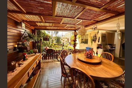 Apartamento à venda com 195m², 3 quartos e 2 vagasÁrea externa