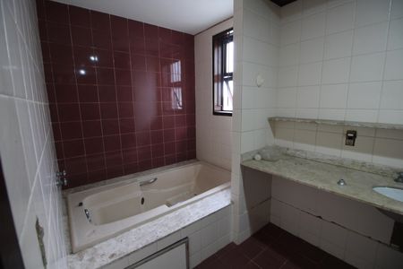 Casa à venda com 740m², 4 quartos e 2 vagasQuarto 4 - Suite
