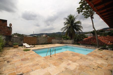 Casa à venda com 740m², 4 quartos e 2 vagasÁrea de Serviço